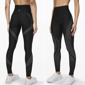 LULULEMON. Mapped Out High-Rise Leggings. Size 2.